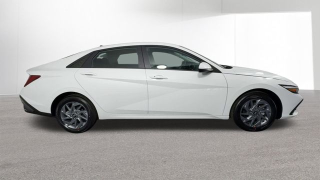 Used 2025 Hyundai Elantra Hybrid For Sale in Indianapolis, IN