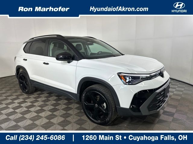 2025 Volkswagen Taos SE Black 4Motion