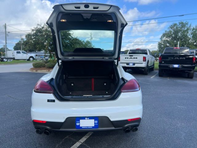 2016 Porsche Panamera 4