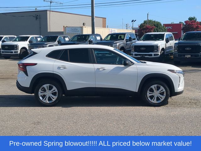 Used 2025 Summit White Chevrolet LS image 14