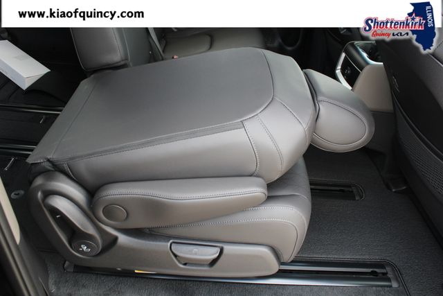 New 2026 Kia Carnival MPV Van