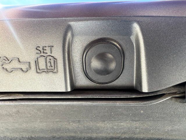 Used 2022 Blue Ford Lariat image 16