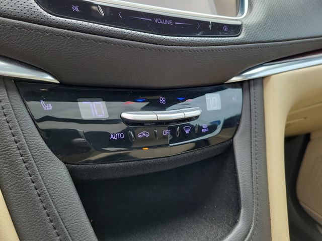2018 Cadillac XT5 Luxury White at Autostrade
