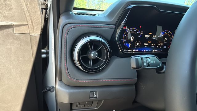 Used 2024 Gray Chevrolet Z71 image 20