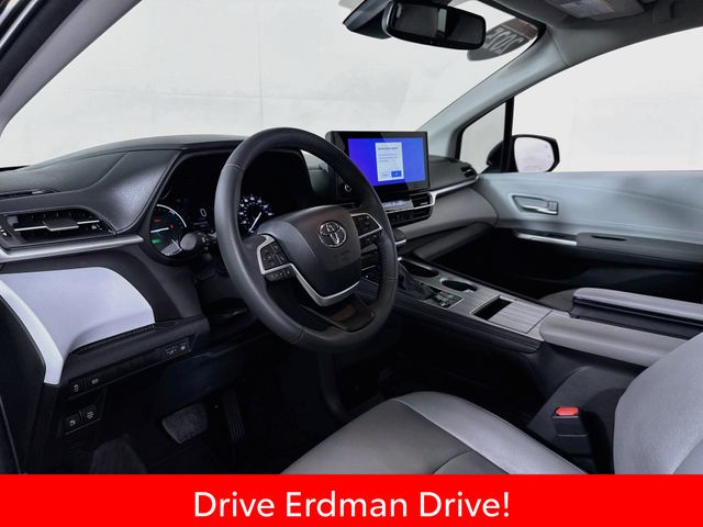 Used 2025 Toyota Sienna Van