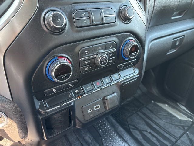 2020 Chevrolet Silverado 1500 RST photo
