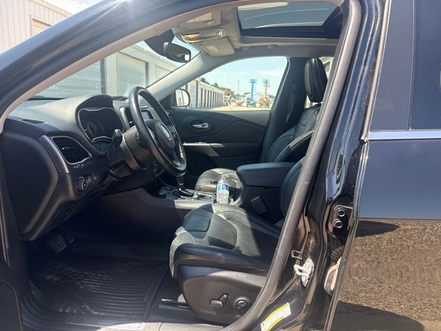 2020 Diamond Black Crystal Pearlcoat Jeep Cherokee Limited 4X4 SUV