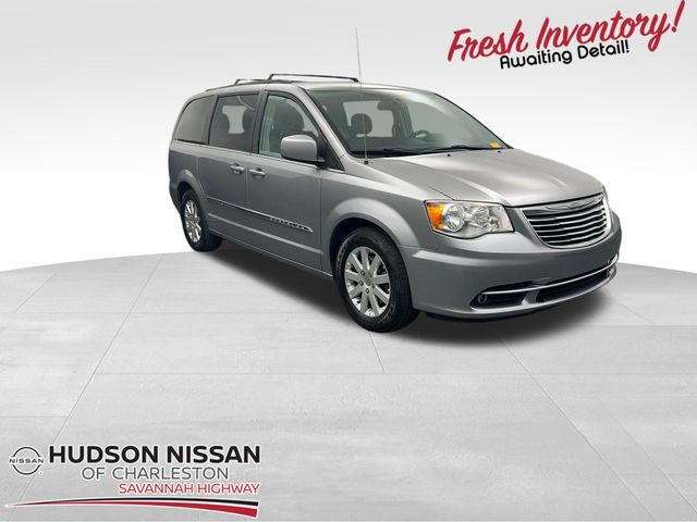 2014 Billet Silver Metallic Clearcoat Chrysler Town & Country Touring FWD Van