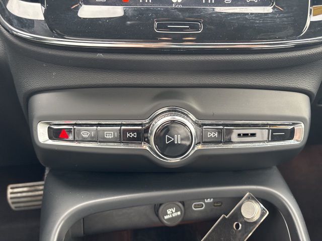 used 2022 Volvo XC40 Recharge Pure Electric car, priced at $24,999