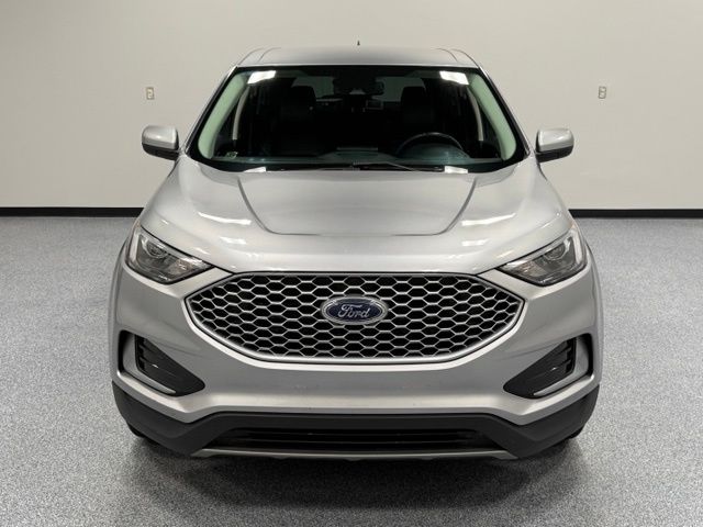 Used 2024 Silver Ford SEL image 3