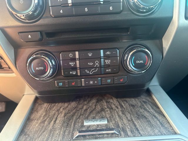 2017 Ingot Silver Ford Super Duty F-350 DRW Lariat 4X4 Truck