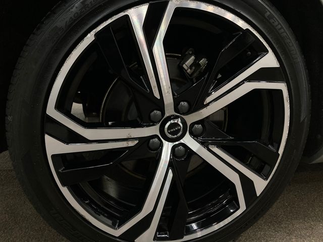 2024 Volvo S60 B5 Core Dark Theme