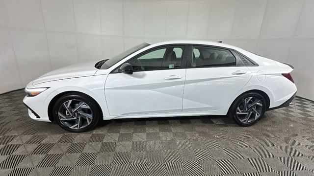 2025 Serenity White Hyundai Elantra Hybrid SEL Sport FWD Sedan