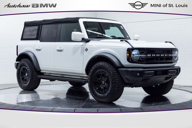 Oxford White 2023 Ford Bronco SUV / Crossover Four-Wheel Drive Automatic