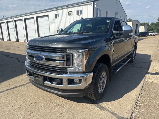 2019 Magnetic Ford Super Duty F-250 SRW XLT 4X4 Truck