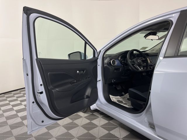 2025 Nissan Versa 1.6 SV 16