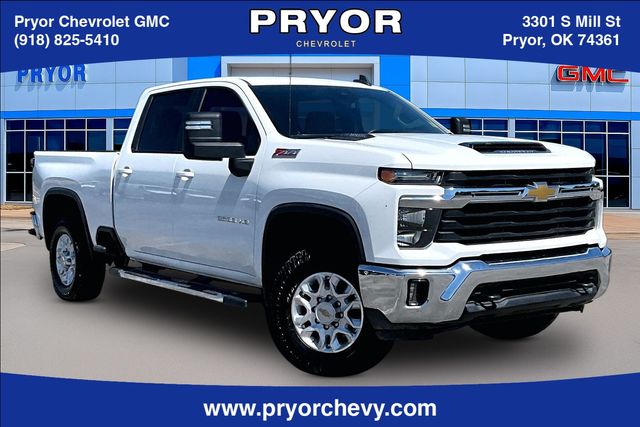 Summit White 2025 Chevrolet Silverado 2500HD Pickup Truck Four-Wheel Drive Automatic