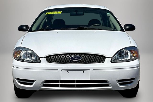 Used 2005 Ford Taurus SE 4D Sedan