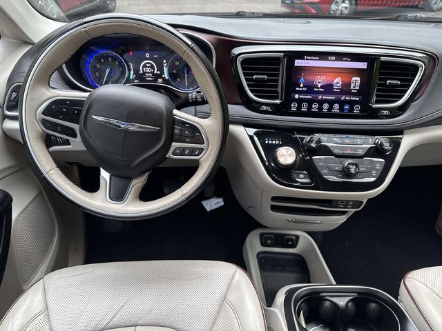 2018 Chrysler Pacifica - Image 11