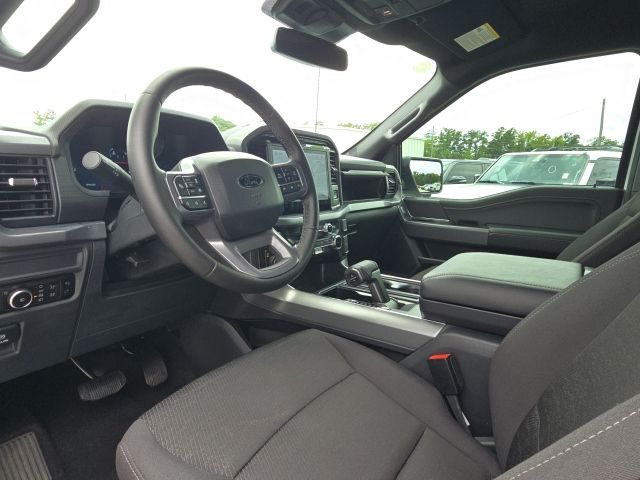 2025 Ford F-150 XLT:169235A1