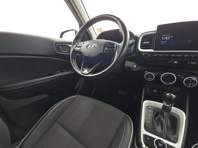 2024 Hyundai Venue Limited:B01873