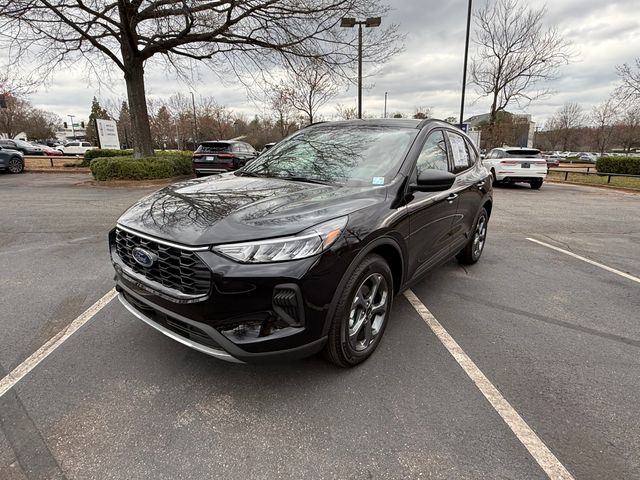 2025 Ford Escape ST-Line photo