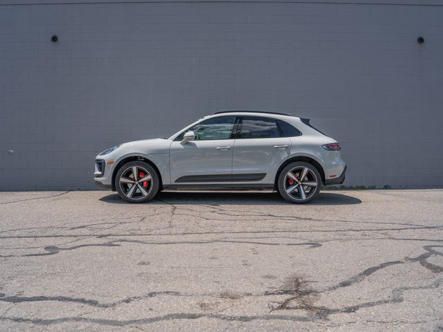 Certified Used 2026  Porsche S image 2