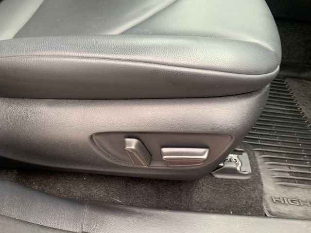 Used 2023 Toyota Highlander SUV