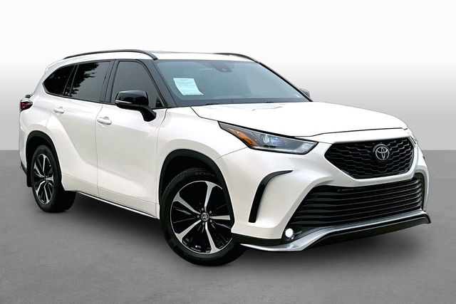 White (Blizzard Pearl) 2021 Toyota Highlander SUV / Crossover All-Wheel Drive 8-Speed Automatic