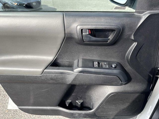 2022 Toyota Tacoma SR5 - Photo 7