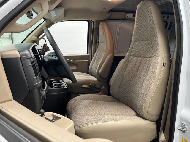 New 2026 Summit White Chevrolet Work Van image 7