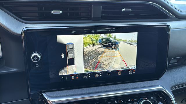 Used 2025 Silver GMC Denali image 27