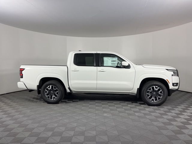 2025 Nissan Frontier SL 11