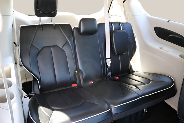 Used Car 2023 Chrysler Pacifica  Limited For Sale Under $35,000 In Austin, Texas