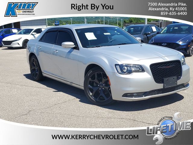 Silver Mist Clearcoat 2022 Chrysler 300 Sedan Rear-Wheel Drive 8-Speed Automatic