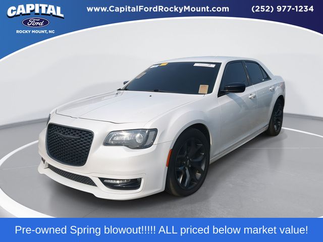 Bright White Clearcoat 2020 Chrysler 300 Sedan Rear-Wheel Drive 8-Speed Automatic