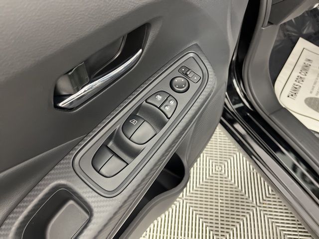 2025 Super Black Metallic Nissan Versa 1.6 SV FWD Sedan