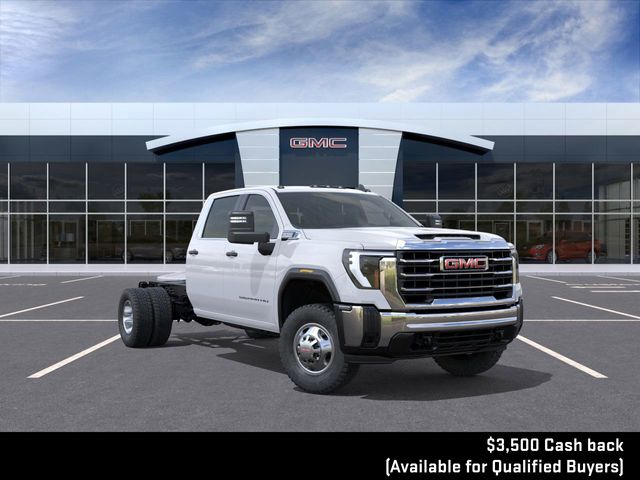 Summit White 2026 GMC Sierra 3500HD Pickup Truck Four-Wheel Drive Automatic
