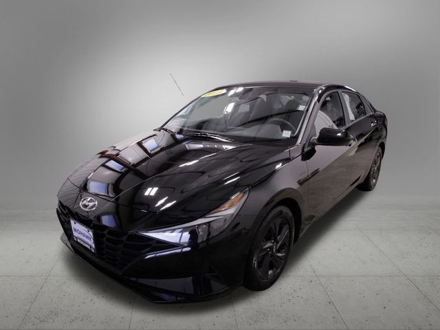 2023 Hyundai Elantra SEL FWD