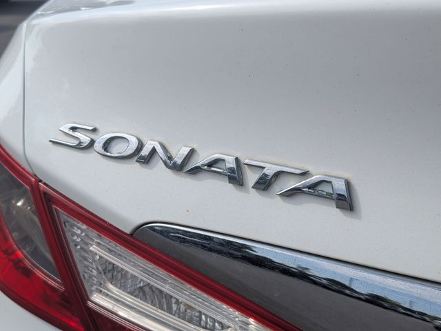 2012 Hyundai Sonata - Image 10