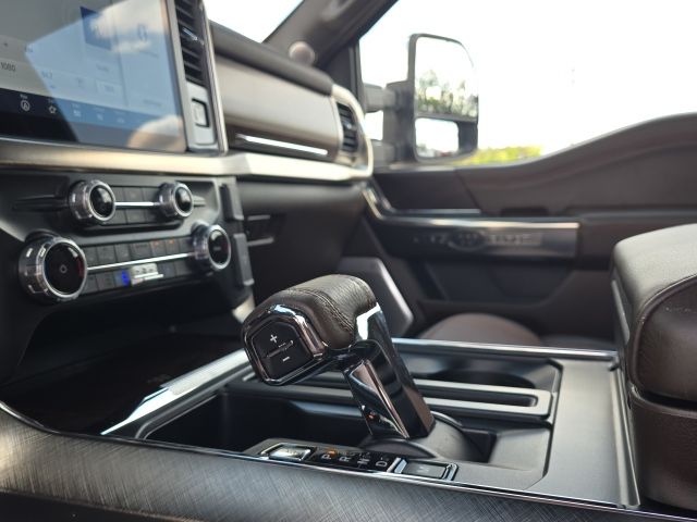 2022 Ford F-150 King Ranch:B02325