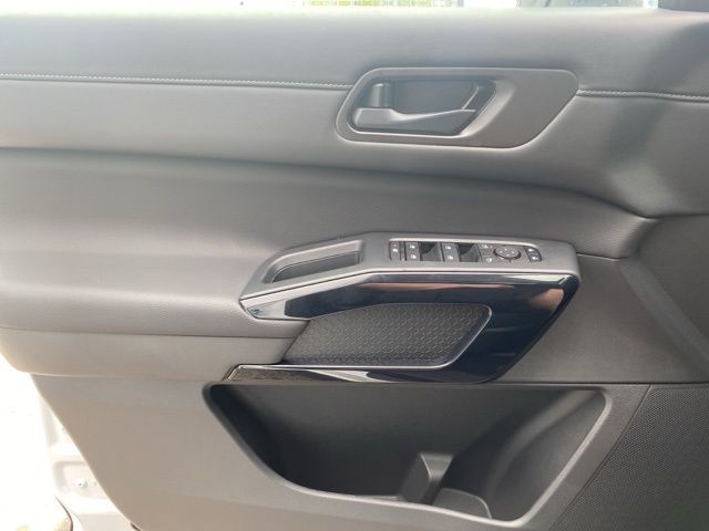 2025 Nissan Pathfinder SV photo