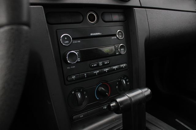 Used 2008 Silver Ford V6 Deluxe image 16