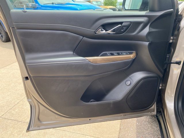 2022 GMC Acadia SLE - Light Stone exterior view 10