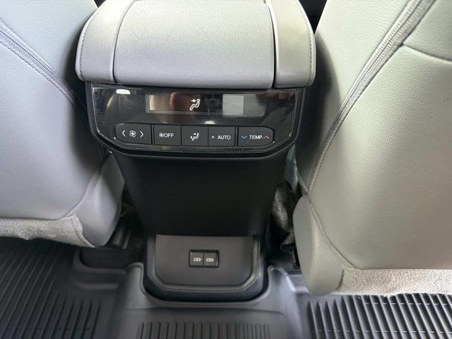 Used 2023 Toyota Highlander SUV