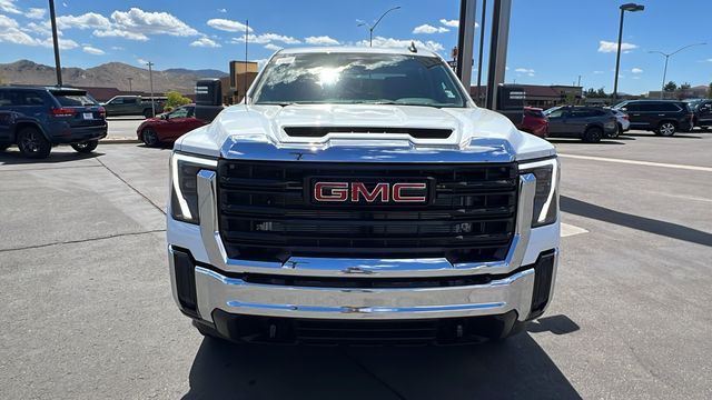 2024 GMC Sierra 2500HD Pro 8