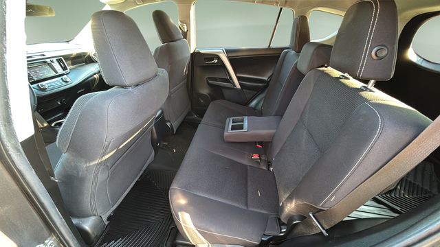Used 2018 Gray Toyota XLE image 22