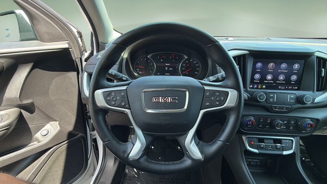 Used 2024 White GMC SLT image 12