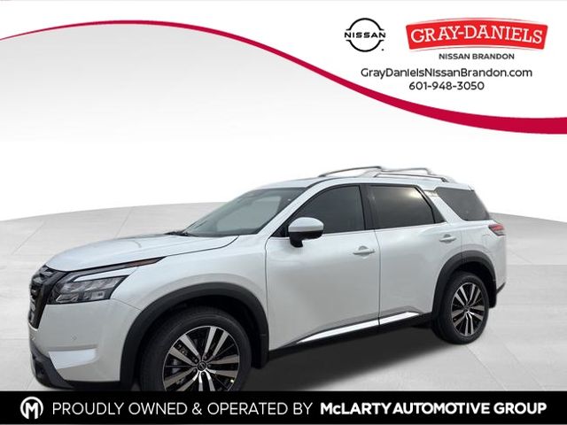 2025 Nissan Pathfinder Platinum's photo