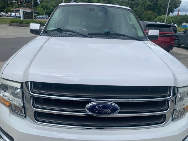 Used 2015 White Ford Limited image 2